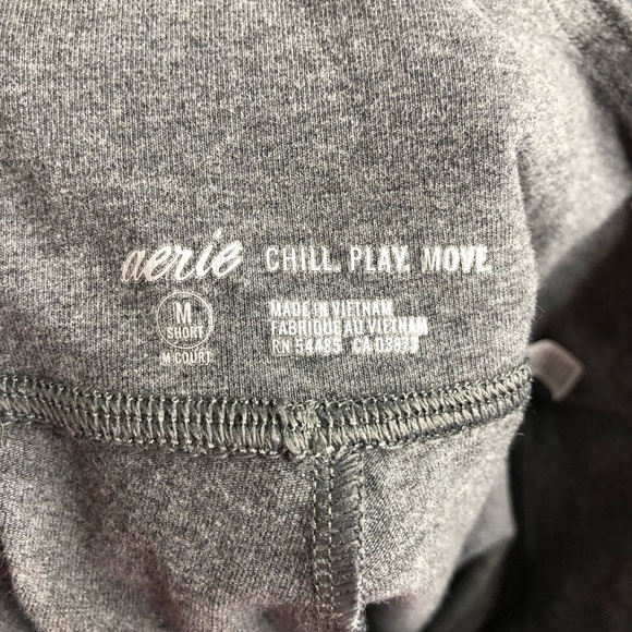 Aerie Gray Chill Play Move Athletic Leggings M Short - Picture 4 of 4